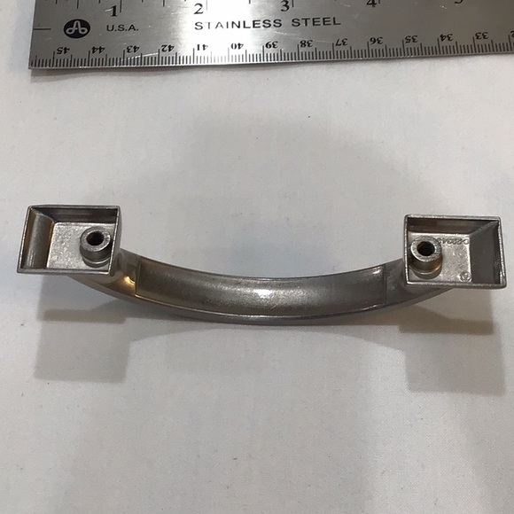Set of 9 NWT satin nickel drawer pulls - Picture 6 of 8